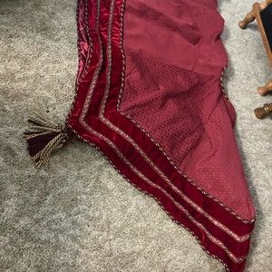 BUY NOW 🎄❤️ Elegant Red Holiday Decor with Tassels